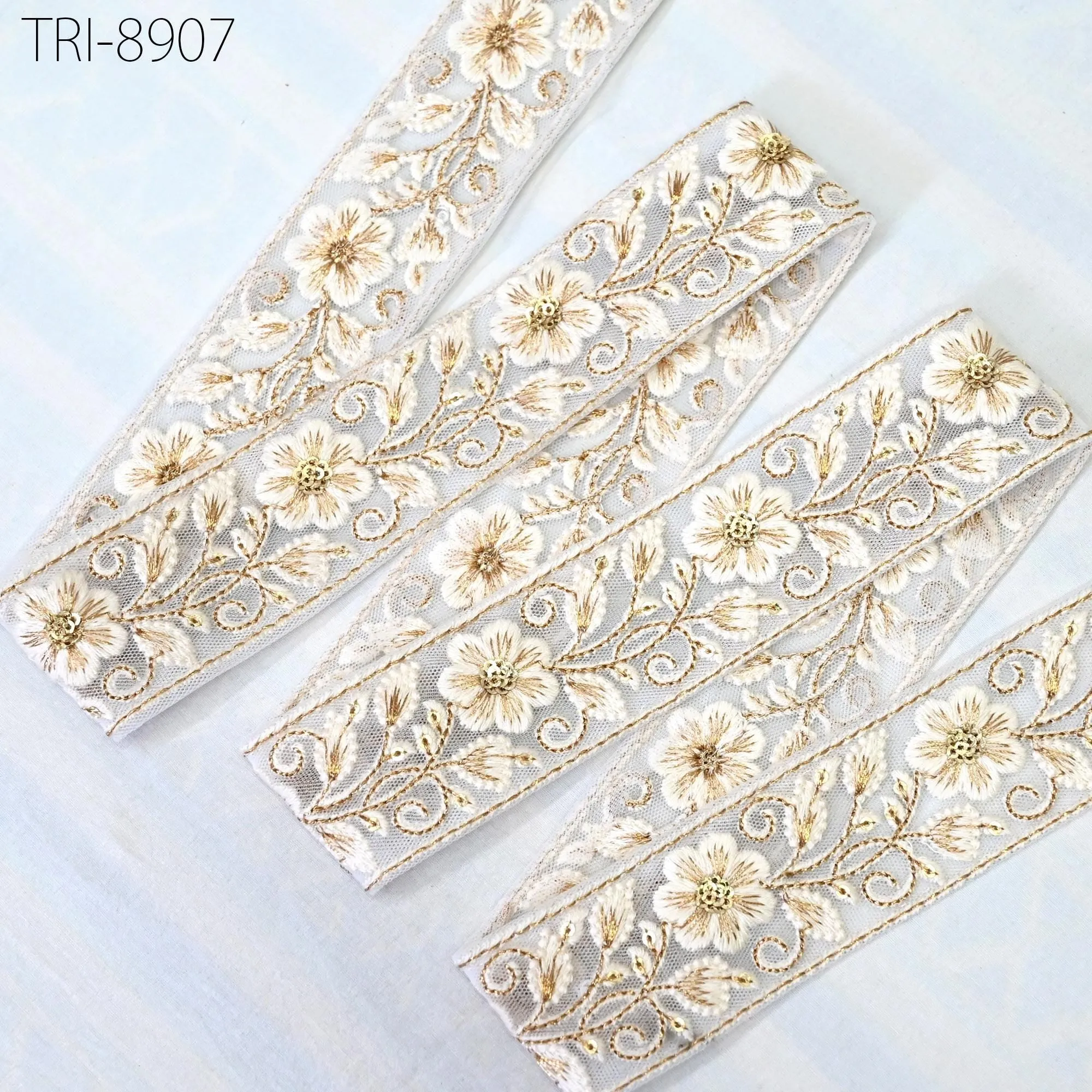 9 Yard 4cm White Embroidery Ribbon Trims Embellishment Embroidered Saree Border Costumes Crafting Sewing Beach Bag Tote Pouche Wall Hangings