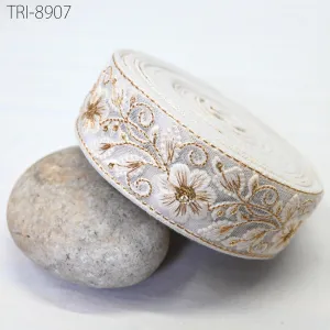 9 Yard 4cm White Embroidery Ribbon Trims Embellishment Embroidered Saree Border Costumes Crafting Sewing Beach Bag Tote Pouche Wall Hangings