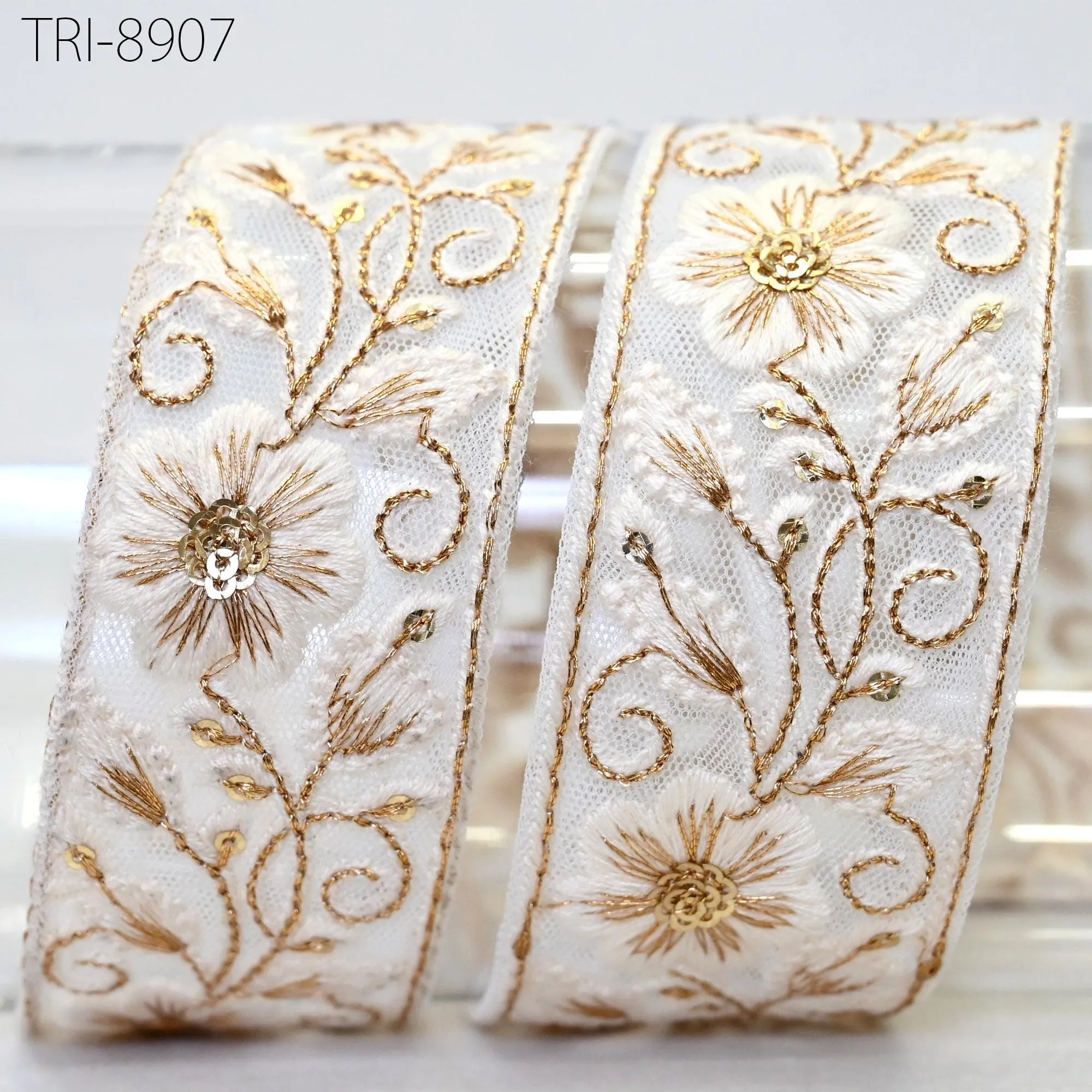 9 Yard 4cm White Embroidery Ribbon Trims Embellishment Embroidered Saree Border Costumes Crafting Sewing Beach Bag Tote Pouche Wall Hangings