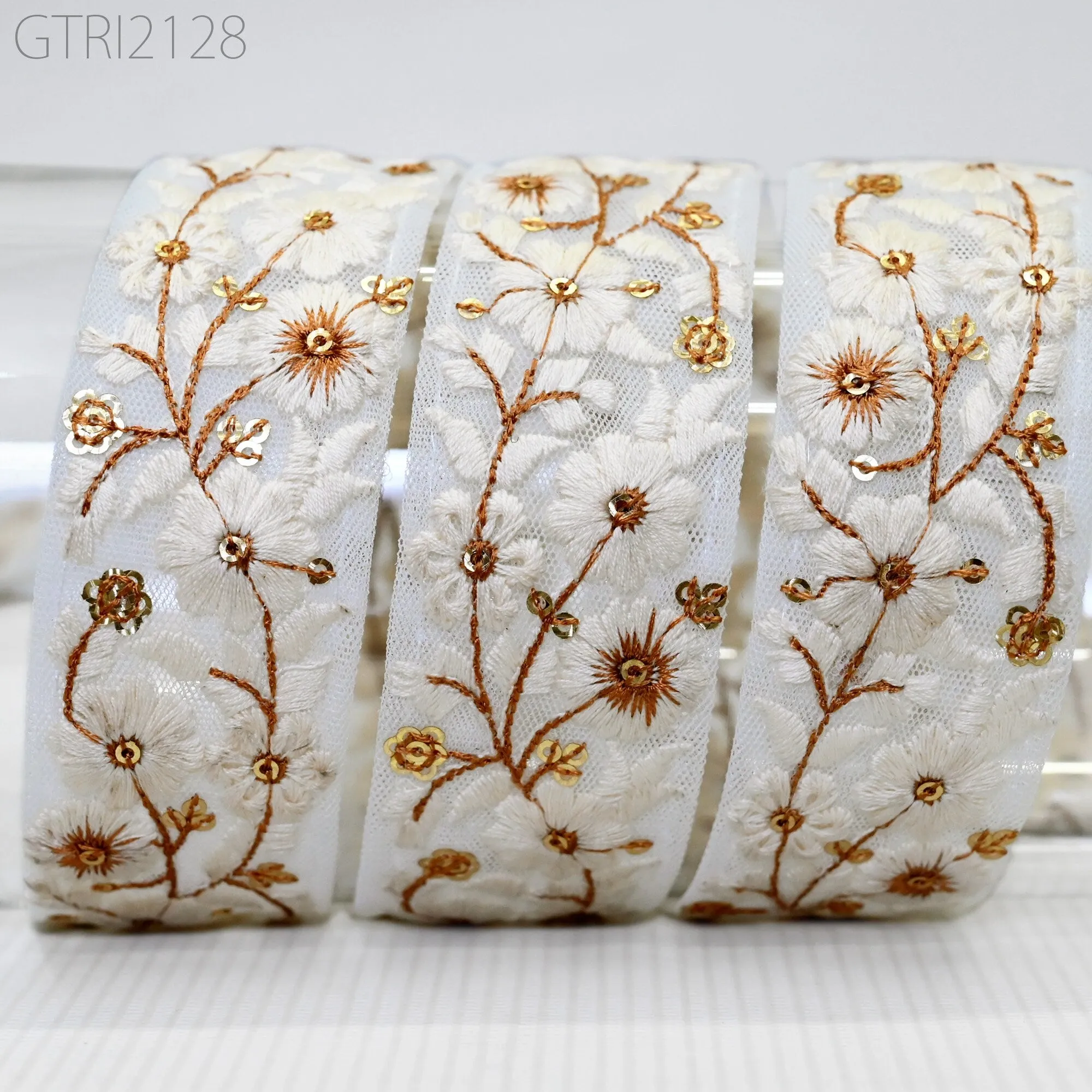 9 Yard Indian 3cm Embroidery Trim Embroidered Saree Ribbon Sari Embellishments Cushions Sewing Crafting Trimmings Curtains Headbands Border