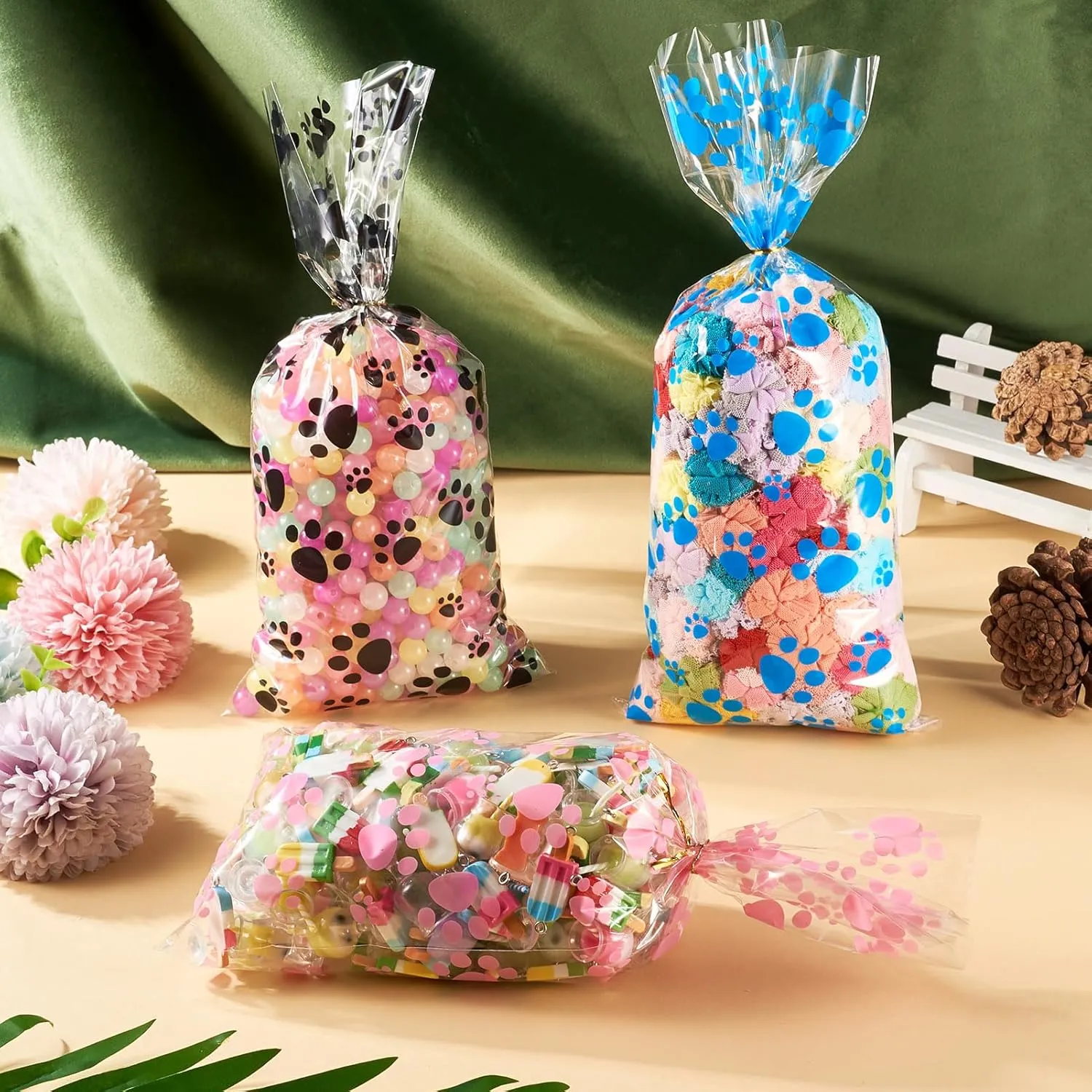 Boutigem 60Pcs Paw Print Cellophane Treat Bags Dog Paw Party Favor Bags with Twist Ties Clear Plastic Cookies Candy Gift Packing Bags Animal Footprint Goodie Bags for Festival Birthday Party Wedding