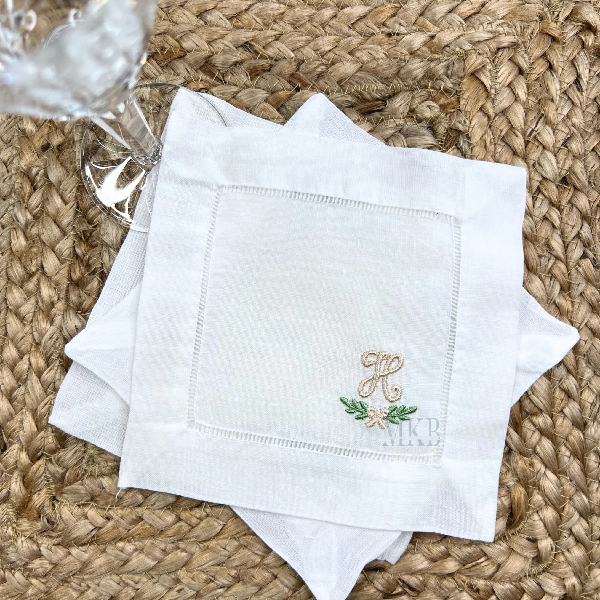 Bow Laurel, Mini Satin Stitch Machine Embroidery Design