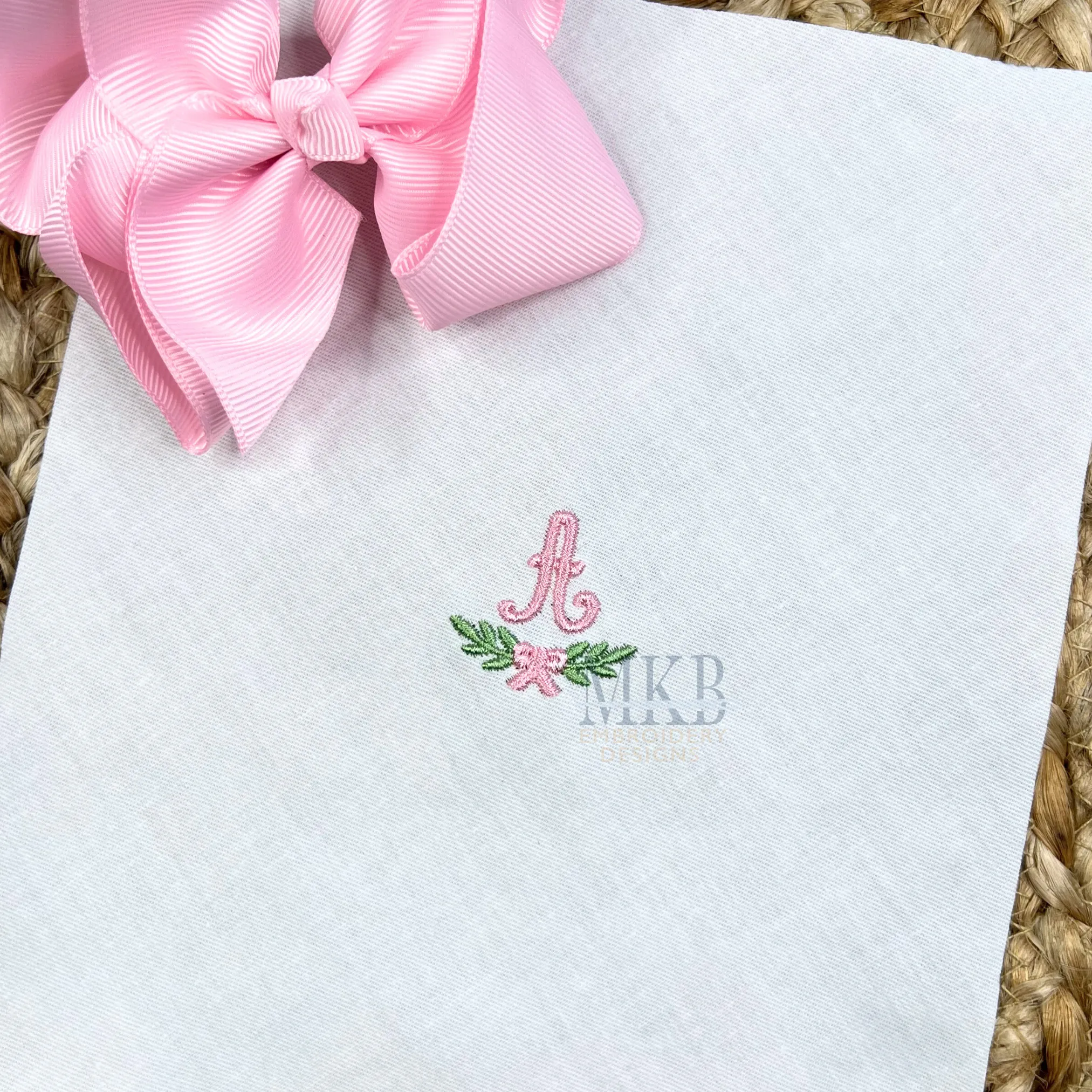 Bow Laurel, Mini Satin Stitch Machine Embroidery Design