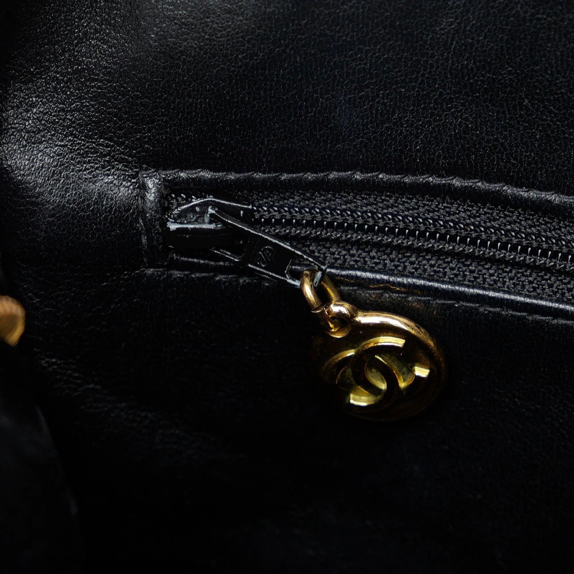 CHANEL CC Matelasse Tassel Camera Bag