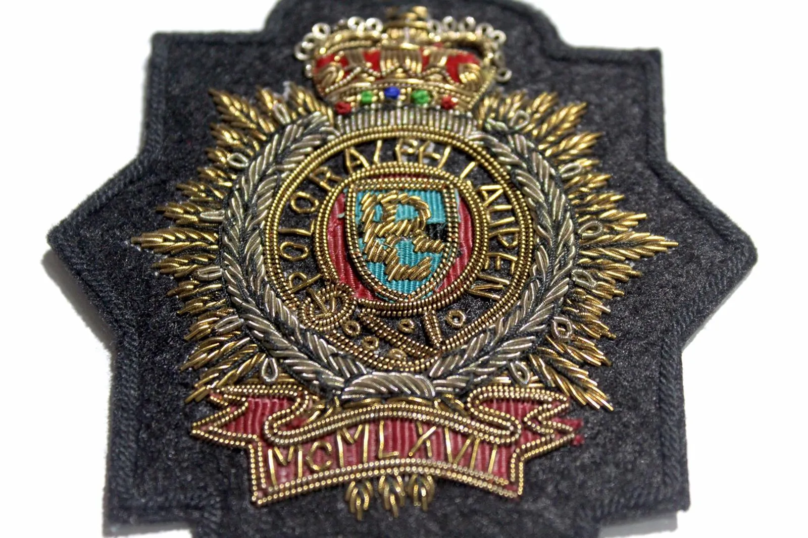 Hand-Embroidered Fashion Crest Patch – Antique Gold Bullion Wire Badge