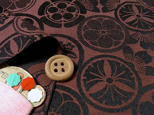 Jacquard Japanese Crests in Brick (Length) 1＝0.25yard