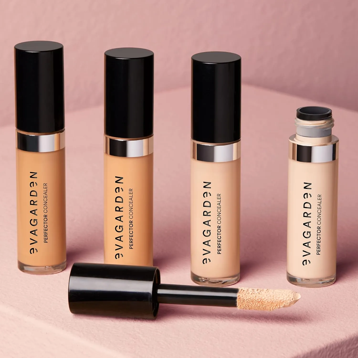 Perfector Concealer - Multi-Purpose Product with Moisturizing Properties - Touches Up, Defines, Enhances and Sculpts - Light and Creamy Texture with Rich Color - 332 Peach - 0.16 oz