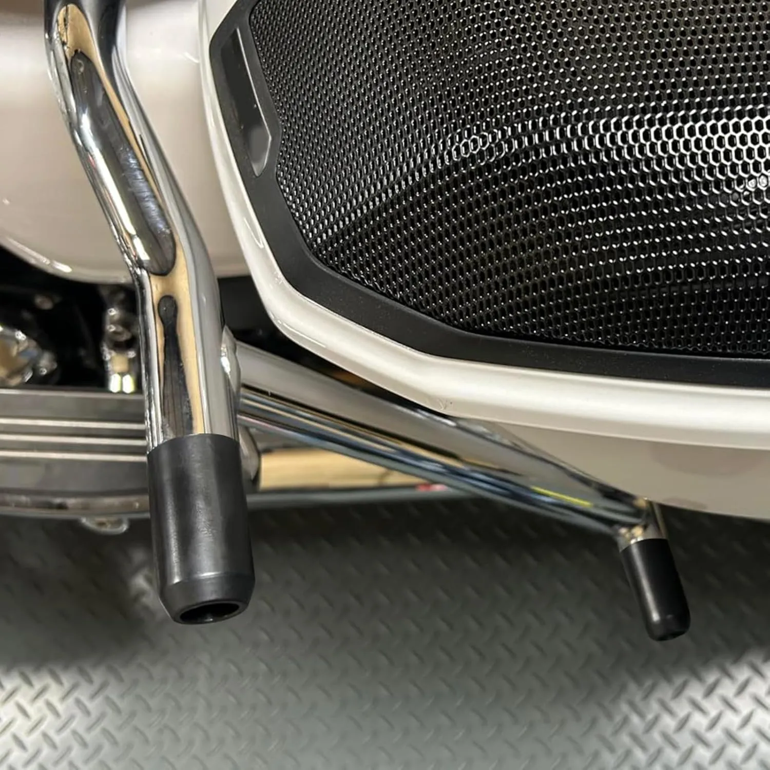 Saddle Bag Guards Crash Bars Chrome Fit for Harley Touring Street Glide FLHX Road Glide FLTRX Road King FLHR Electra Glide Ultra CVO 09-25 (Saddlebag Guards with Decorative Slider Black)