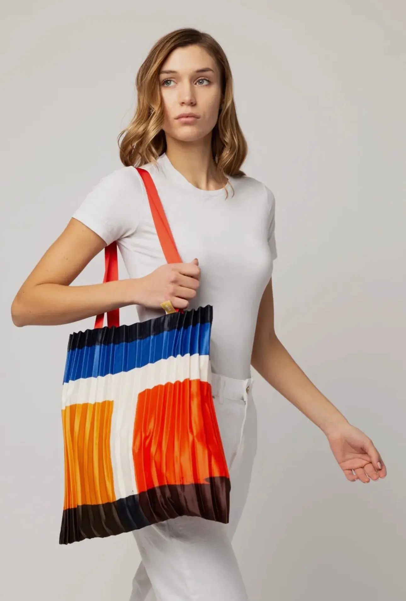Satin pleated bag - Pescaia