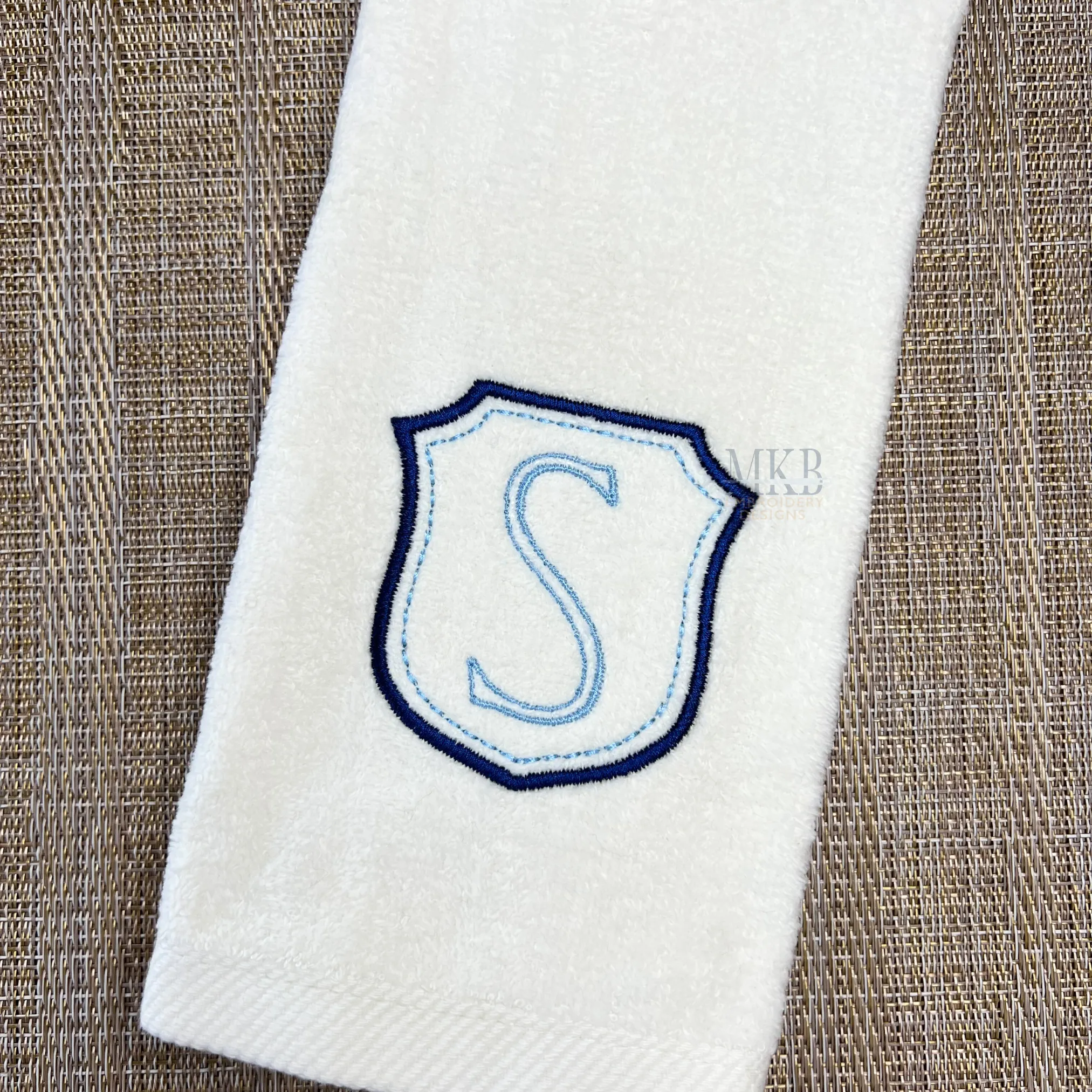 Simple Monogram Crest, Small Double Border Font Frame, Sashiko Accent Shield, Wedding Crest, Satin Stitch Machine Embroidery Design File