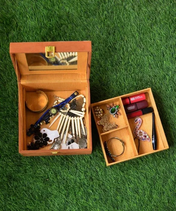 Woman Goa Sun Tan Vanity & Jewelry Box