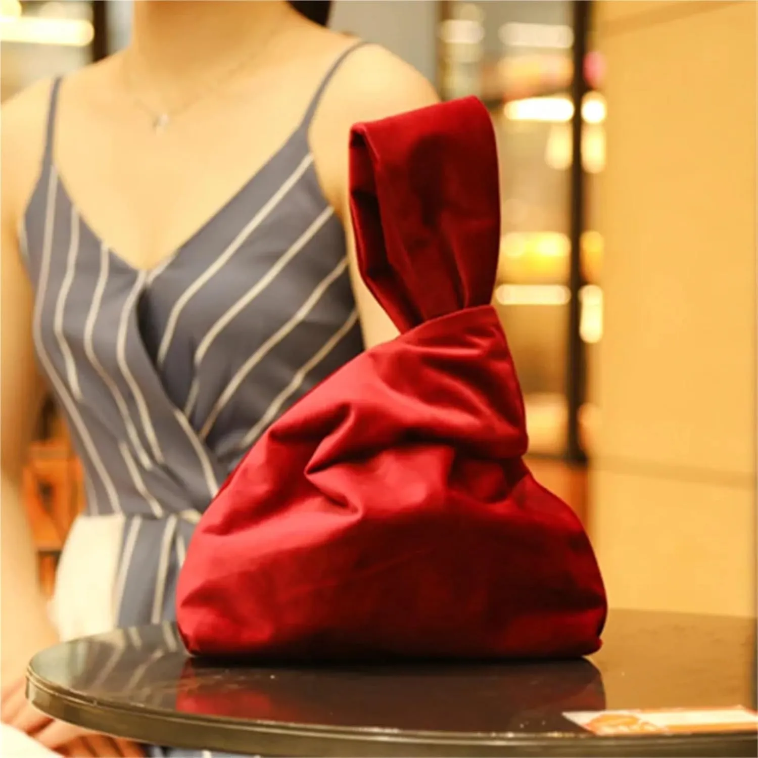 Wrist Bag Women Handbag Totes Silk Satin Vintage Handbag All Match Tote Luxury Bags Travel Bags(Black)